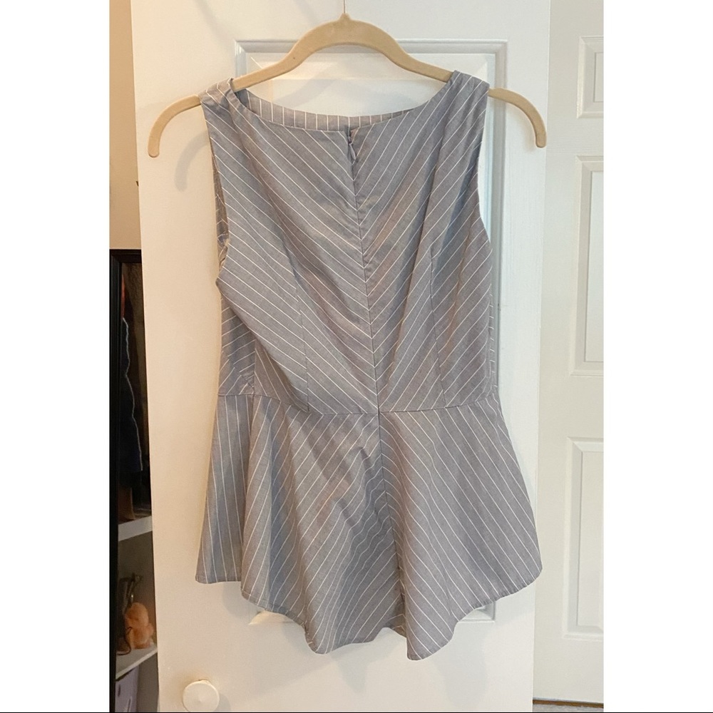 Banana republic sleeveless plum top